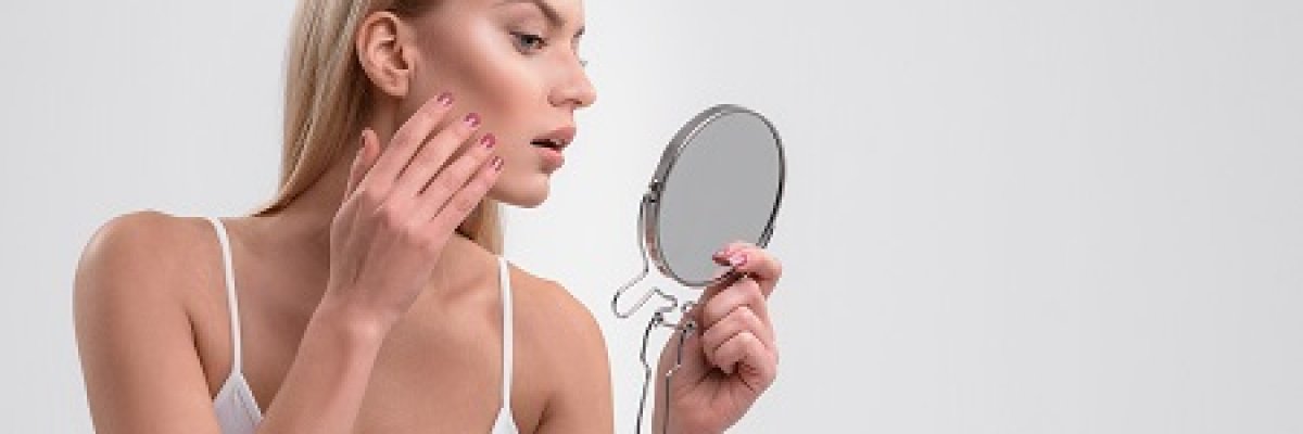 Nem múlik az arc pirossága? 4 tipp a rosacea kezeléséhez