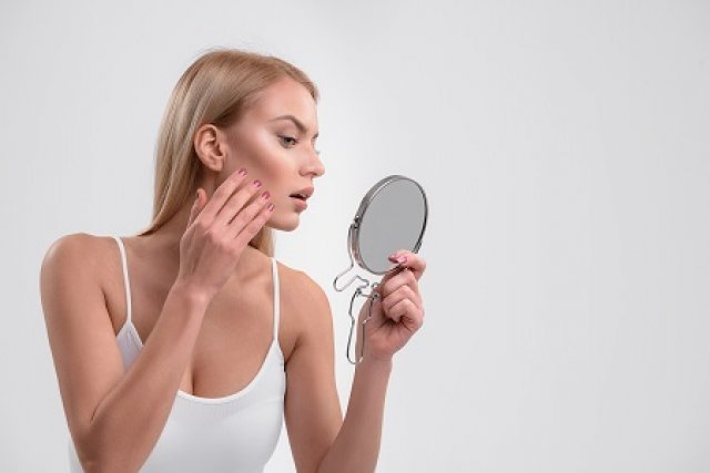 Rosacea? Fontos a fényvédelem és a bőratka kezelése Rosacea? Fontos a fényvédelem és a bőratka kezelése