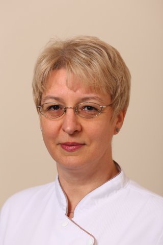 Budaházi Katalin Budaházi Katalin - vezető asszisztens