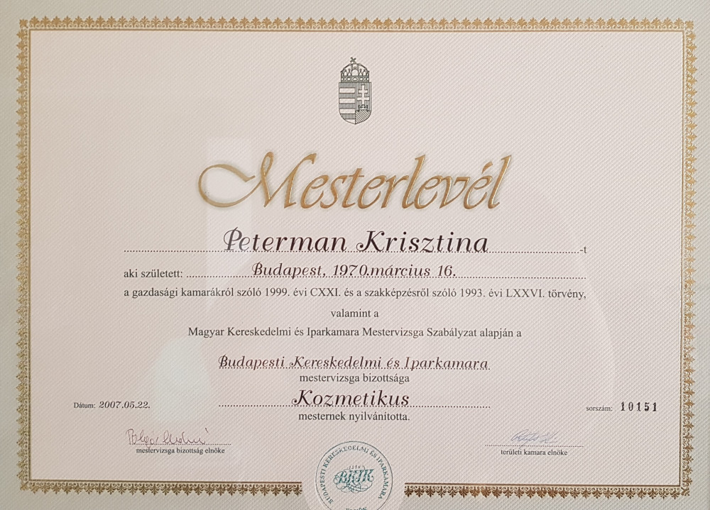Peterman Krisztina, mesterkozmetikus kiemelkedő tudással rendelkezik a bőratkás bőr kezelésében.