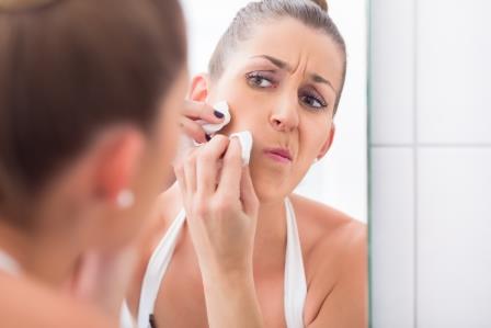 bőratka szerepe a pattanás és a rosacea kialakulásában