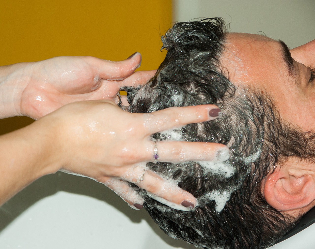 hogyan lehet gyorsan gyógyítani a fejbőr pikkelysömörét otthon
